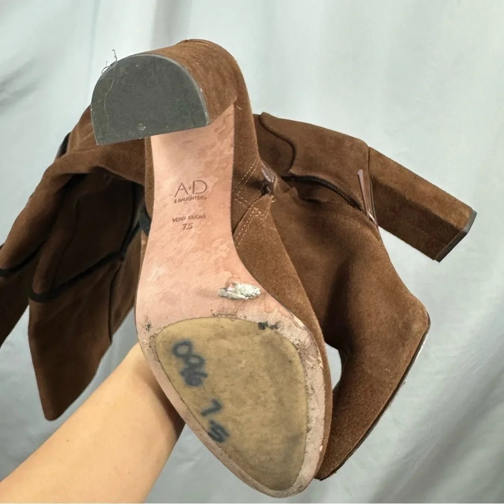 AD & Daughters Theodora brown suede boots with black lining size 7.5